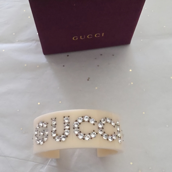 Authentic!! GUCCI "DEADSTOCK" IVORY Cuff Bracelet with Silver Rhinestones - Picture 11 of 16